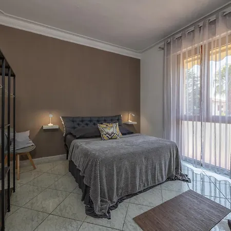 Piscina E Paradiso Adults Only 度假居 哥尔顿